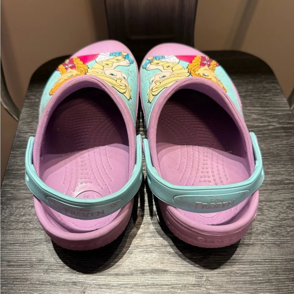 Frozen Crocs - Elsa and Anna Size J1 (big kids) - Picture 10 of 14